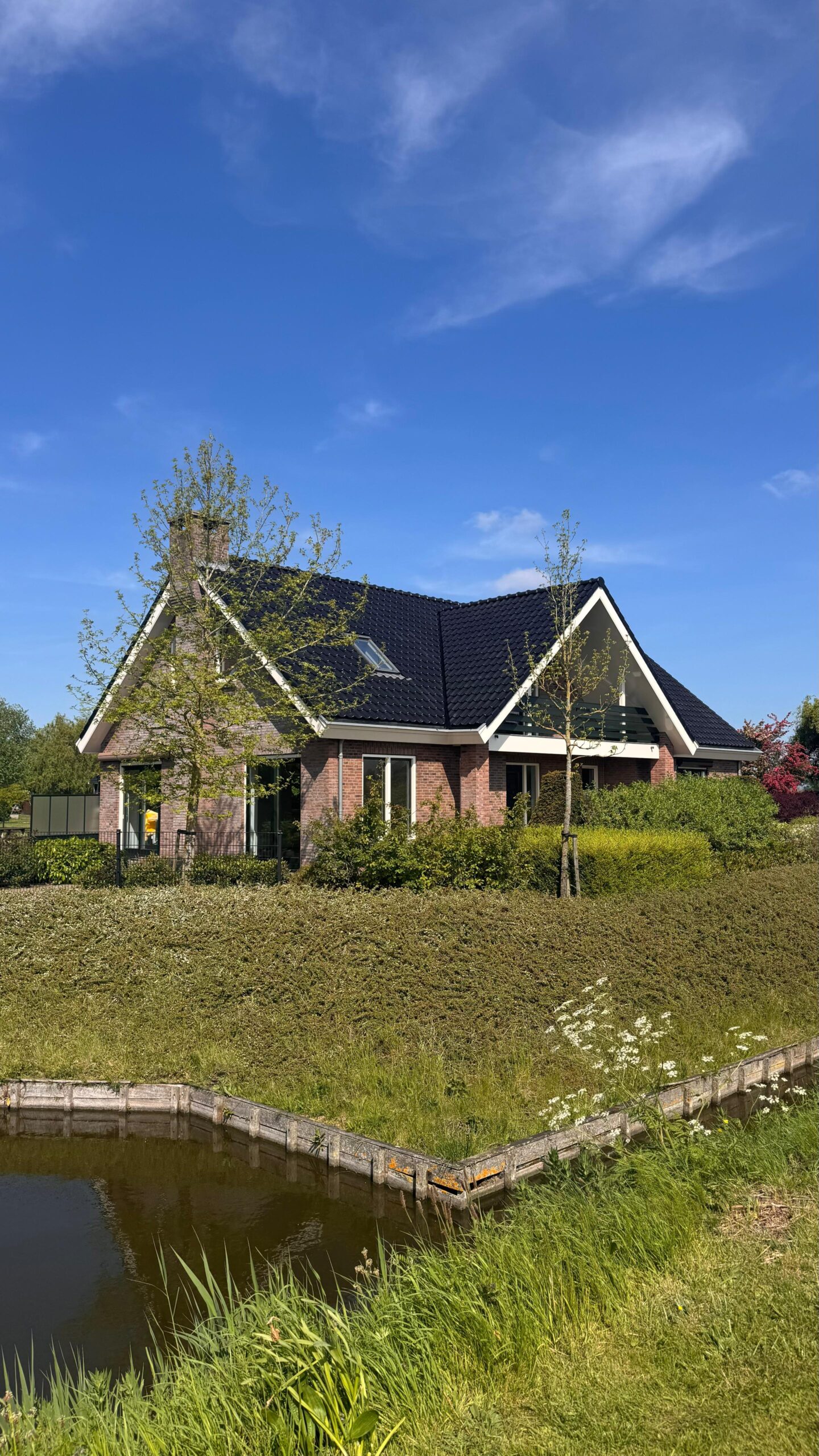 Woning met gecoat dak in Nederland