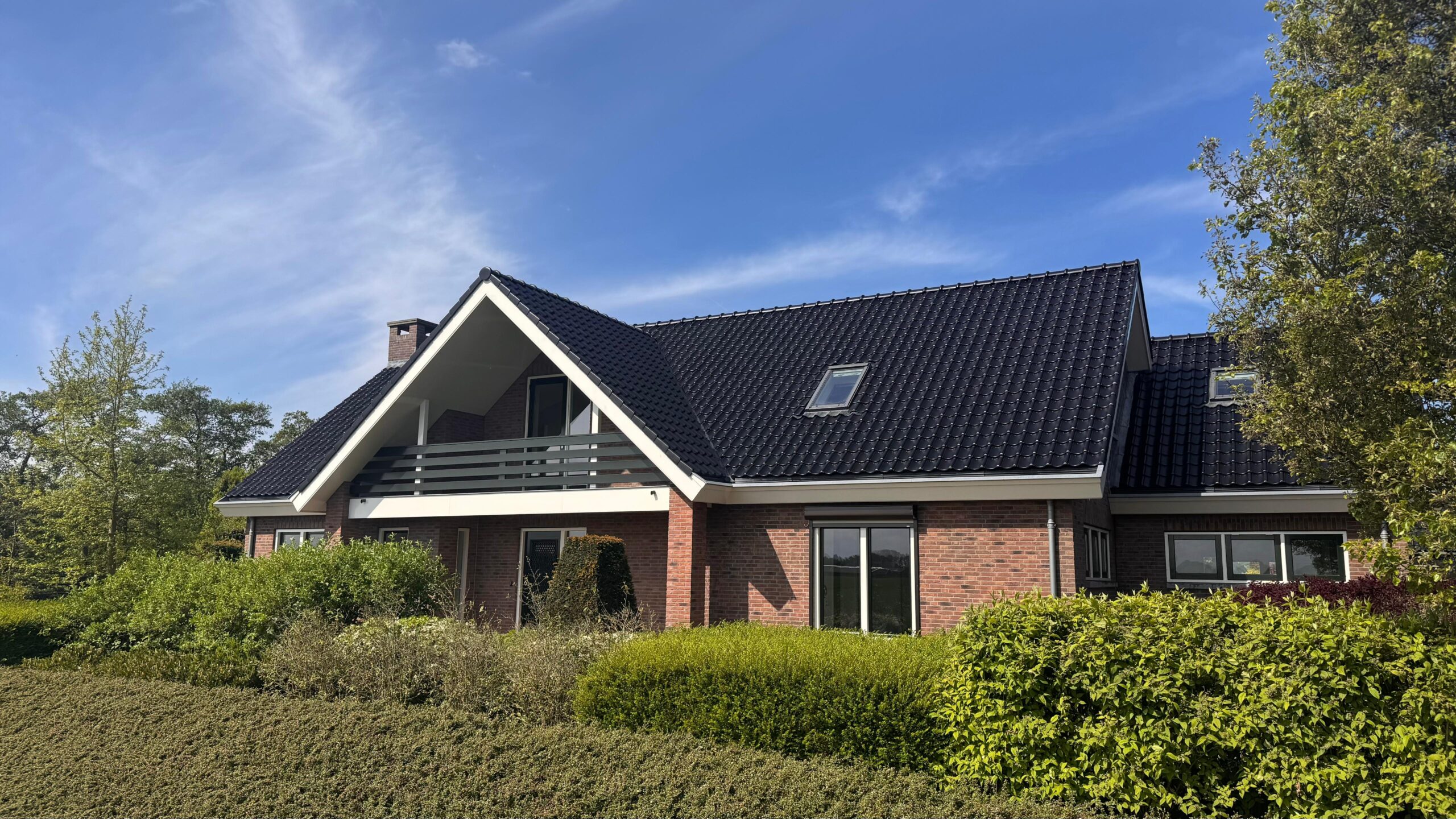 Villa met gecoat dak in Spanje